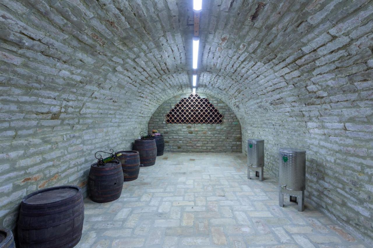 Kuca Za Odmor Baranjski Dvori Zmajevac Exterior photo